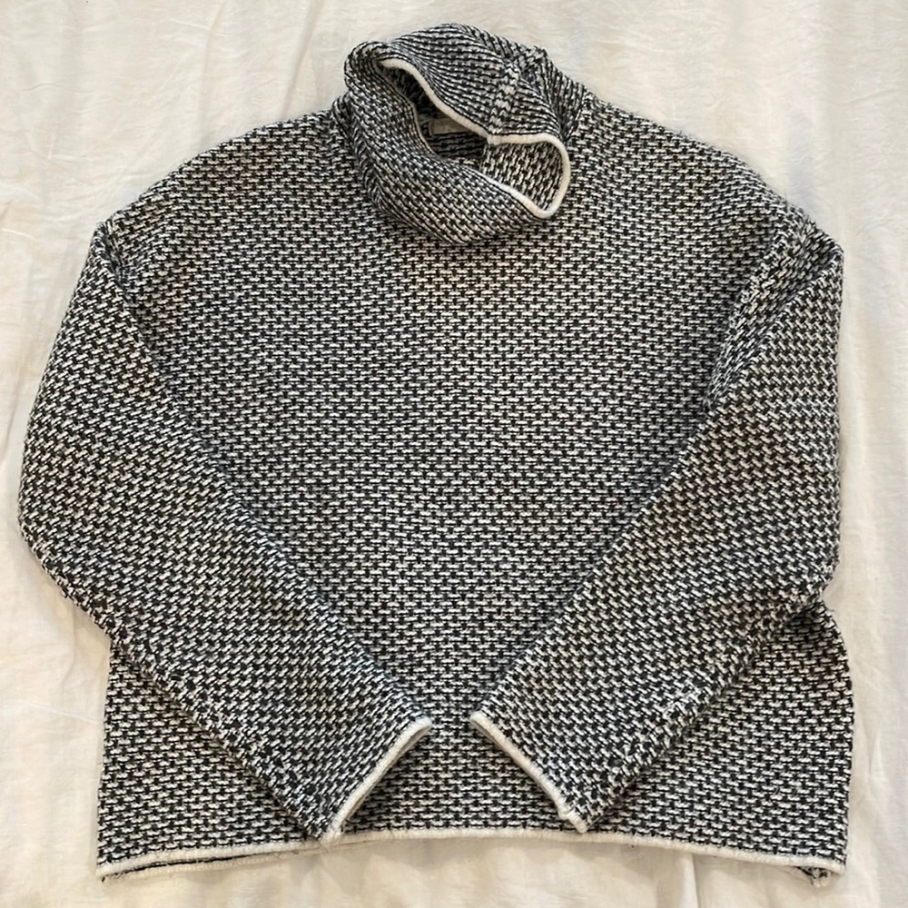 Houndstooth Turtleneck